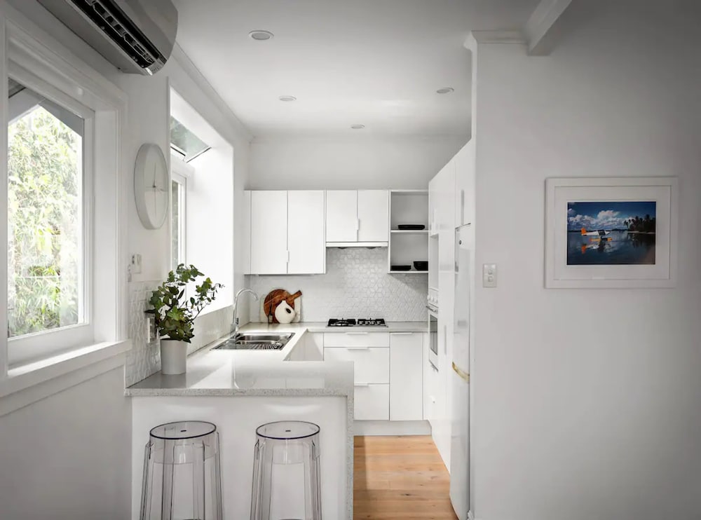 Фото Three-Bedroom Grey Lyn Villa