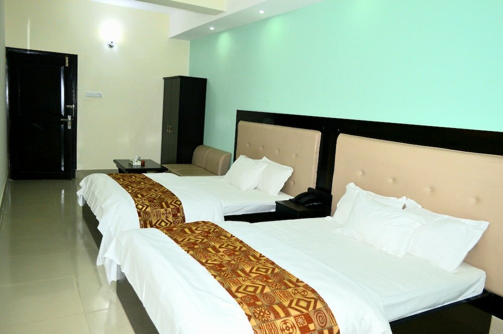 Фото Hotel Grand Surma