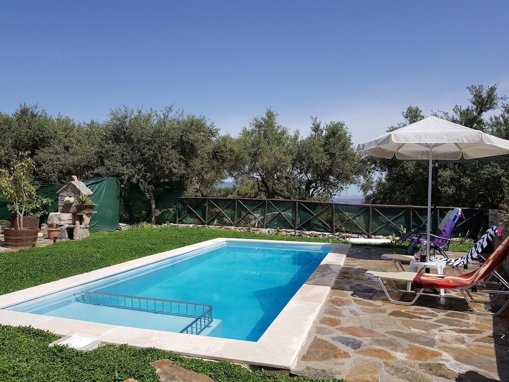 Фото Traditional Villa in Fres