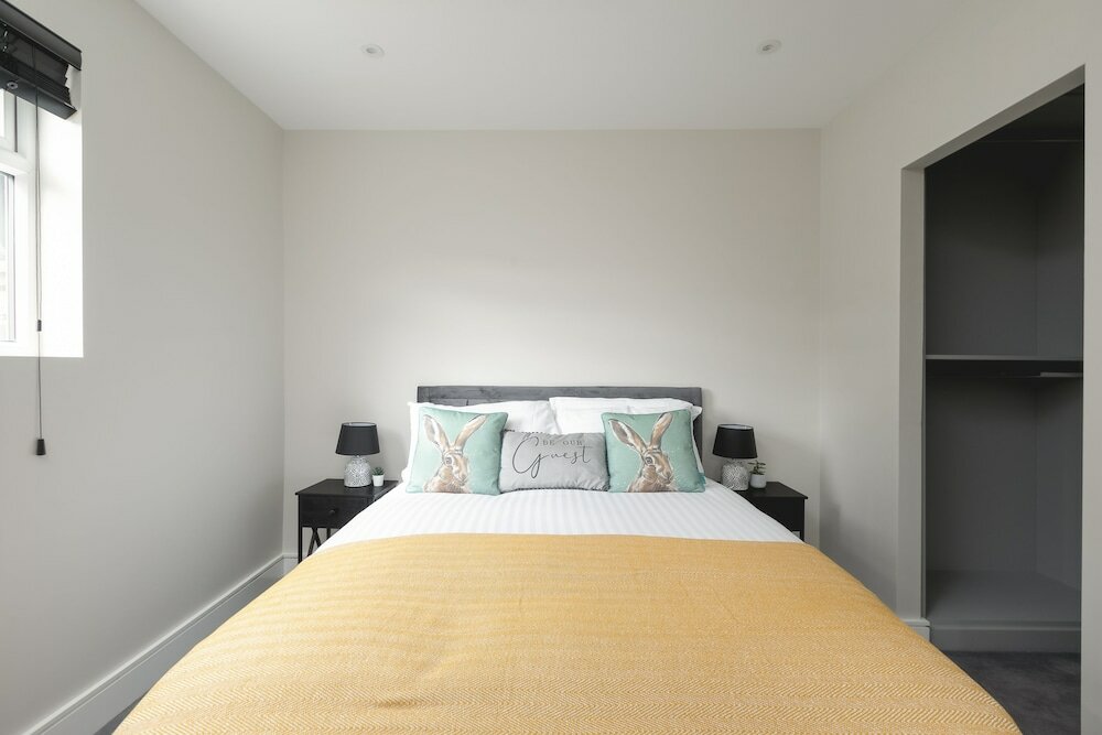 Фото Skyvillion Apartments Cockfosters