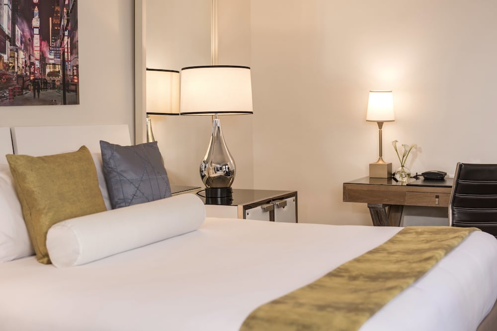 Фото 70 Park Avenue Hotel