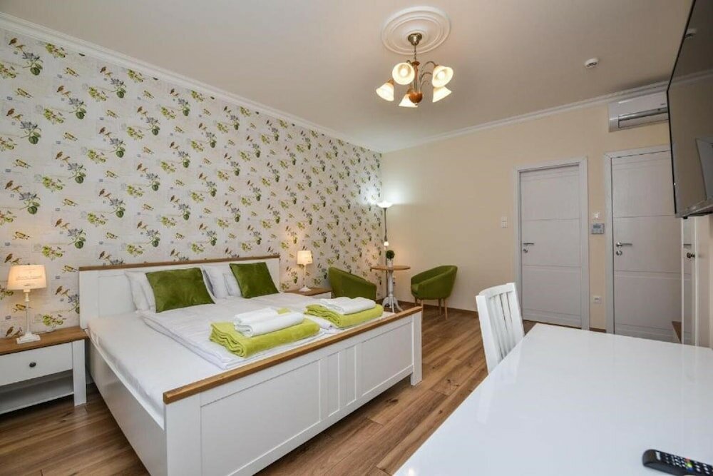 Фото Camille Apartments