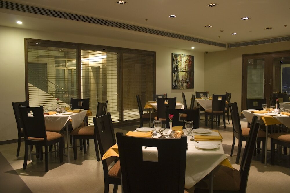 Фото Shervani Hotel Nehru Place