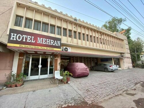 Гостиница Hotel Mehran Multan в Мултане