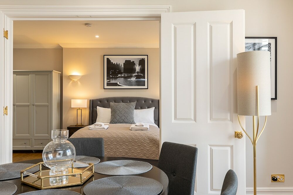 Фото Altido Stylish Flat near Mayfair & Piccadilly Circus