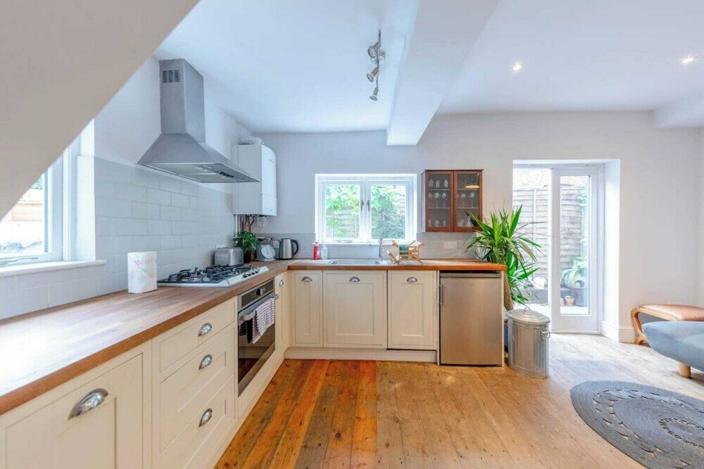 Фото Peaceful & Inviting 2bd House - Shepherd's Bush!