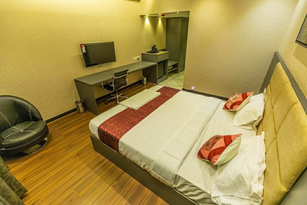 Фото Grand Seasons - The Business Hotel