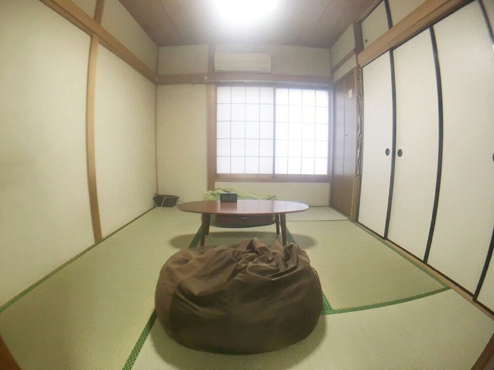 Фото Hanazono Kita Terrace House