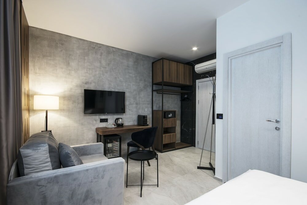 Фото The Location 