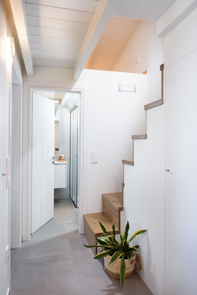 Фото Theros Residence