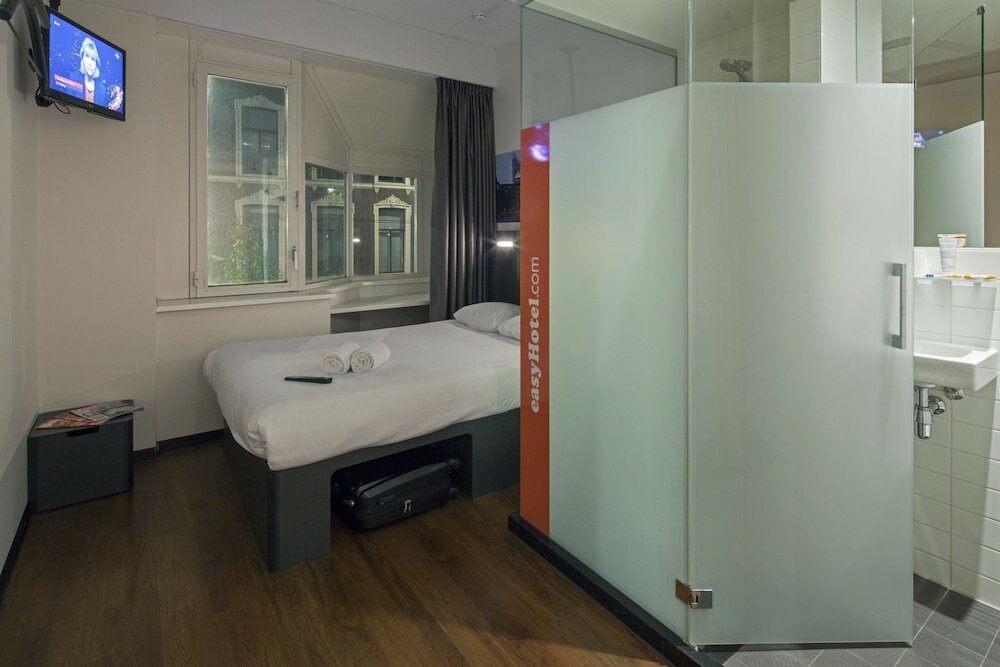 Фото EasyHotel The Hague City Centre
