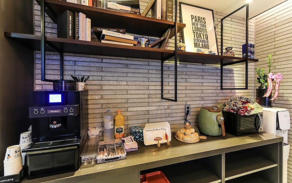 Фото Busan Daeyeondong Z