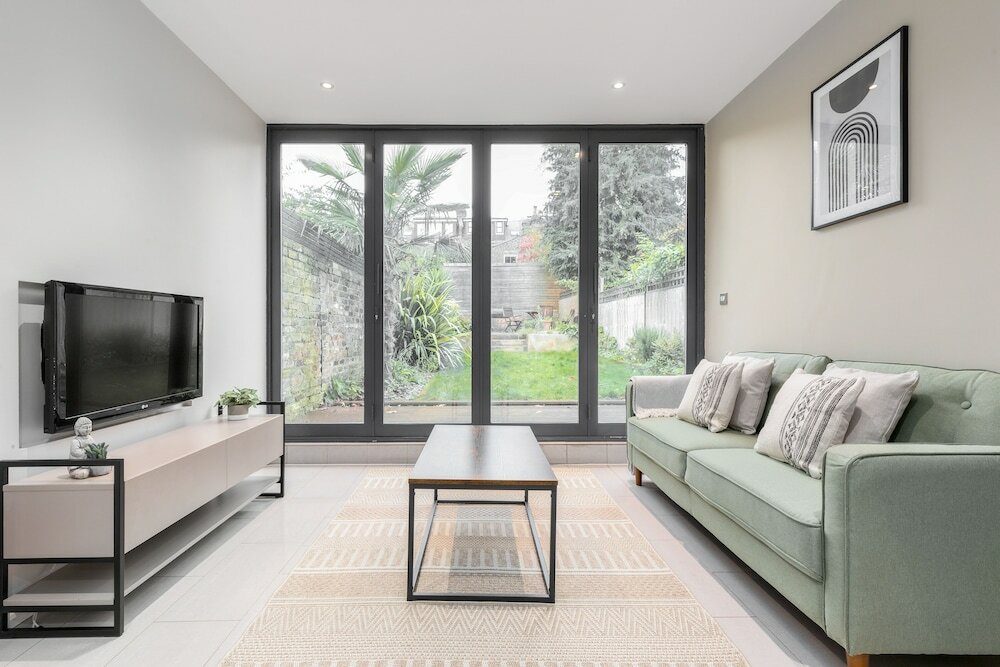 Фото The Acton Villas