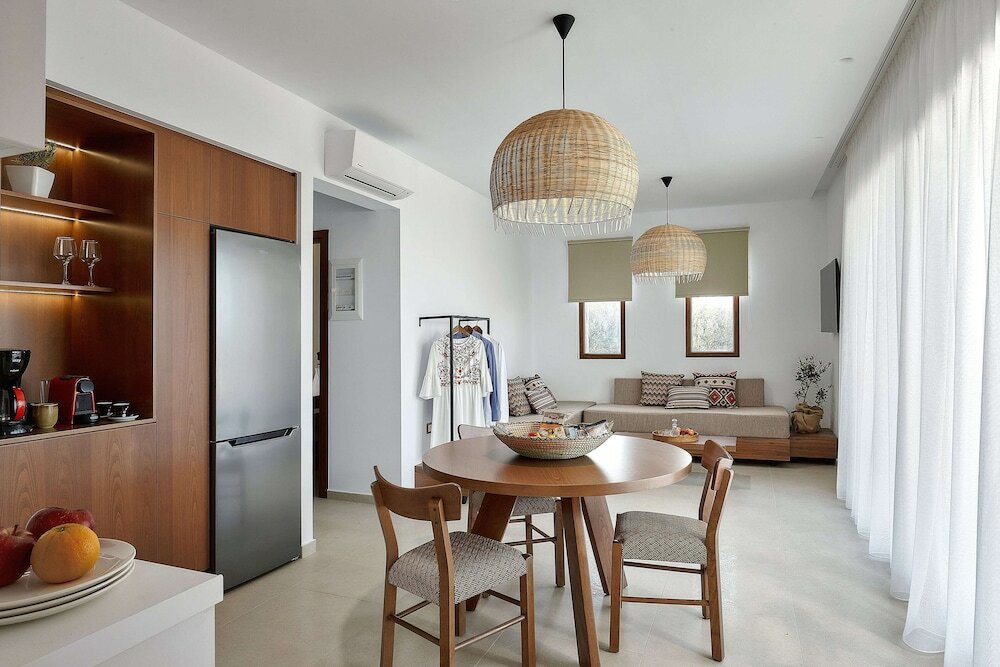 Фото Volta Suites and Villas