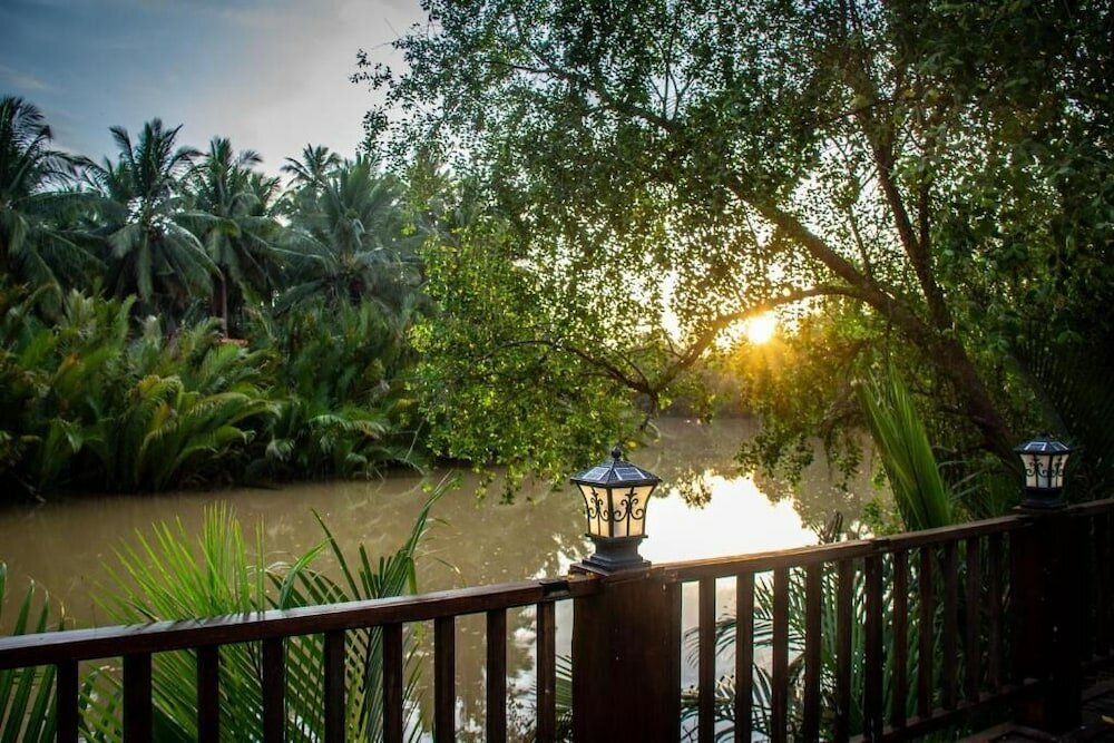 Фото Kampot Tropical Village