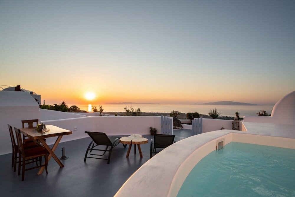 Фото Sun Angelos Oia - Luxury Cave Suites
