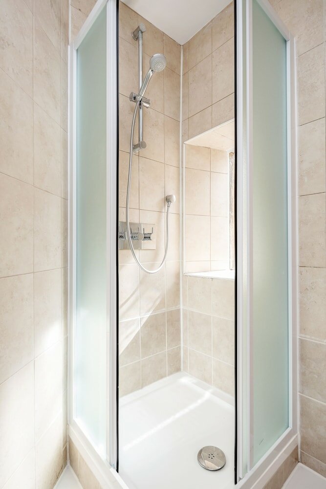 Фото Great Mayfair Apartment - Sleeps 6