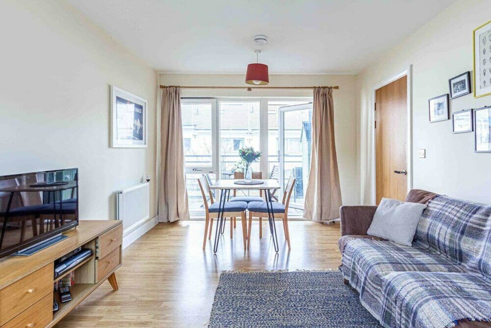 Фото Lovely 2 Bedroom Apartment in Bermondsey