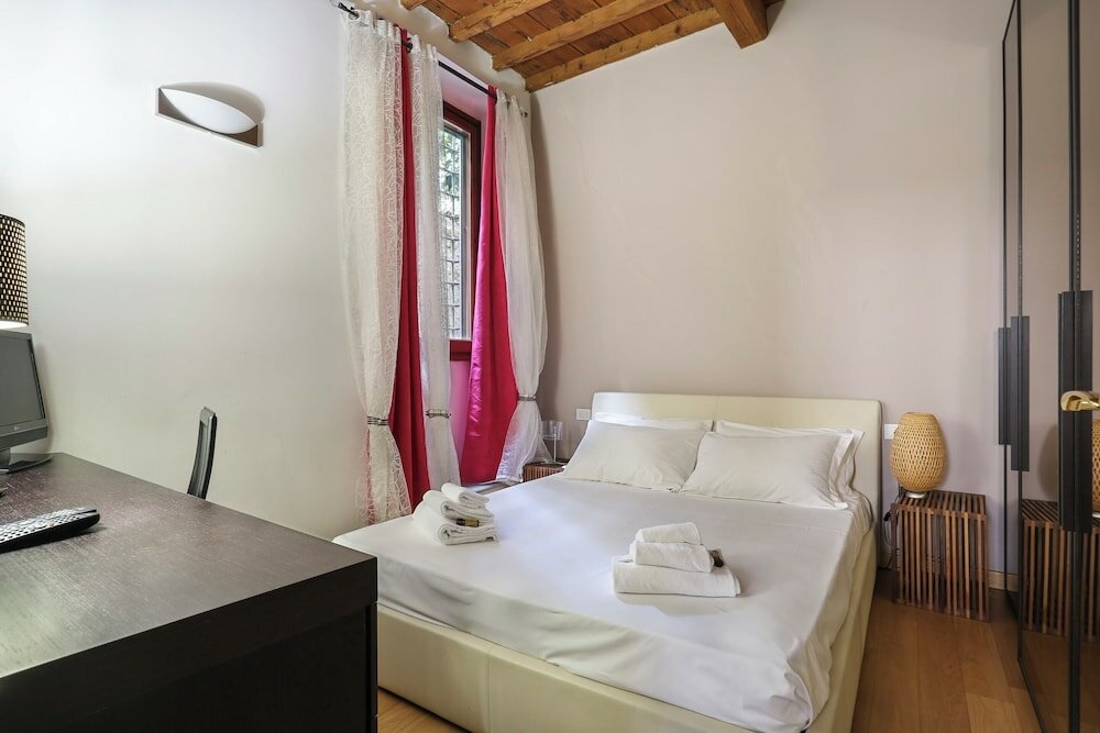 Фото Cellini Bright & Elegant Flat in Florence-hosted by Sweetstay