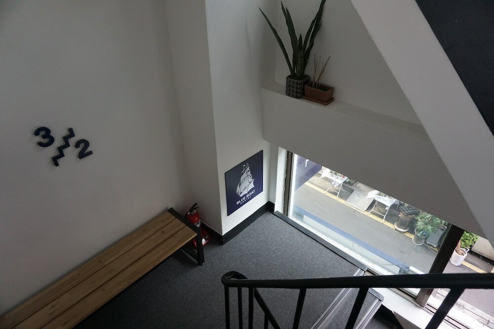 Фото Blueboat Hostel Myeongdong