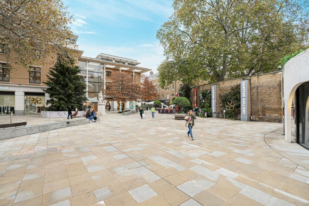 Фото Beautiful Belgravia Apartment by Underthedoormat