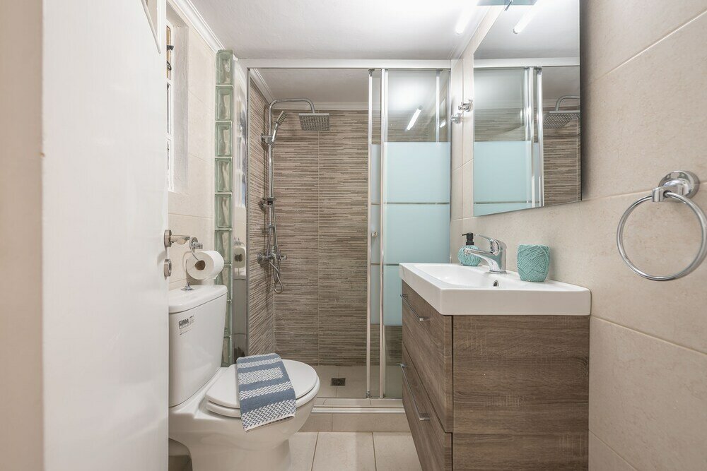 Фото Erythros Boutique Suite by Cloudkeys