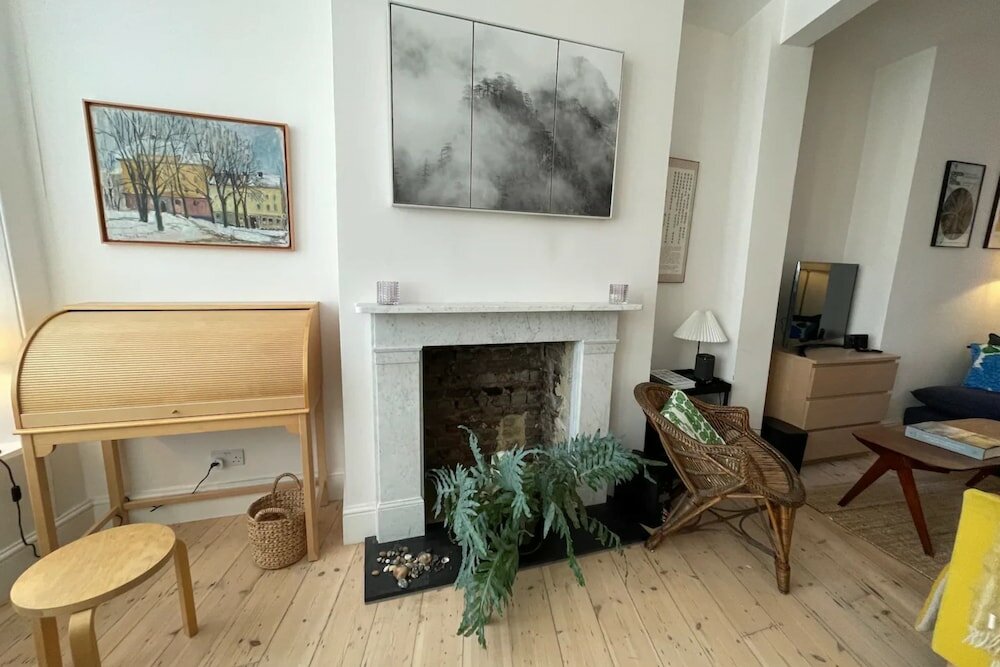 Фото Beautiful 4 Bedroom Family Home in Clerkenwell