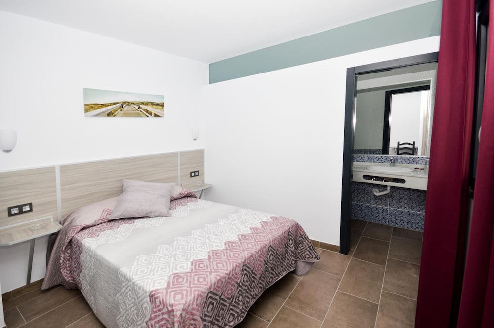 Фото Hostal Maria Jose