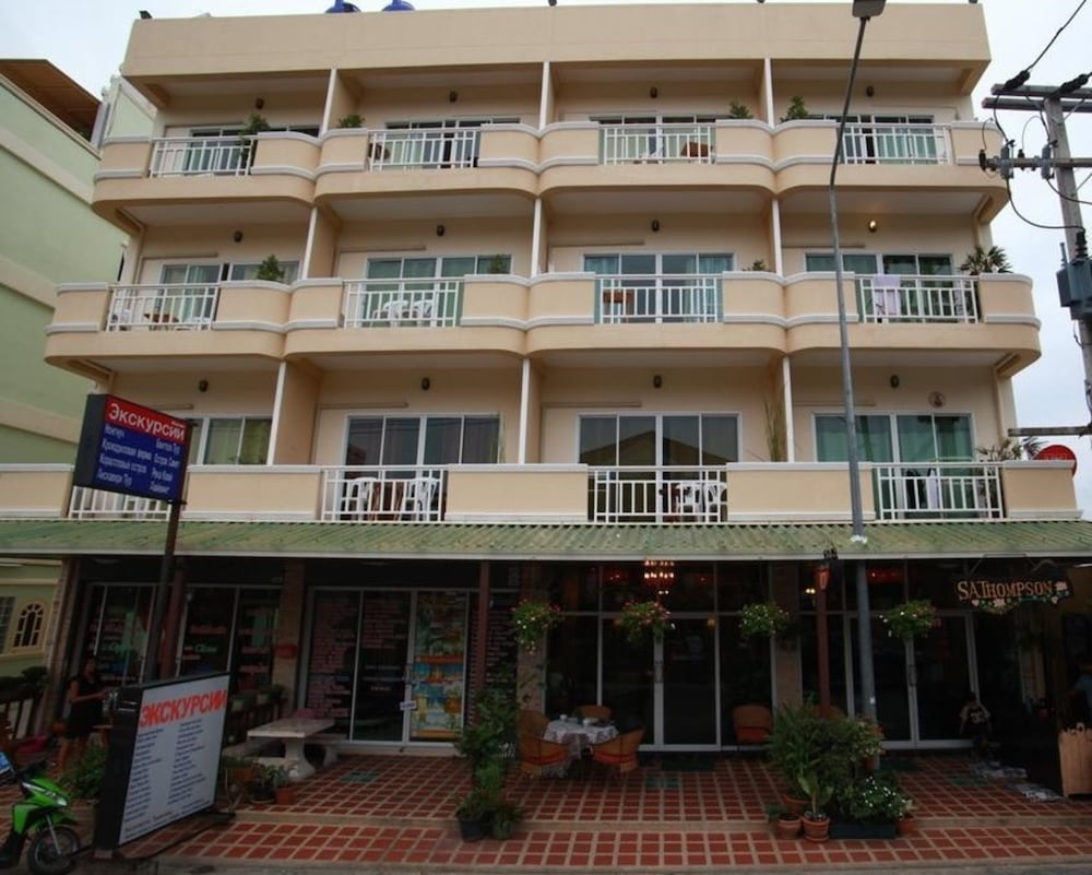 Фото отеля 1