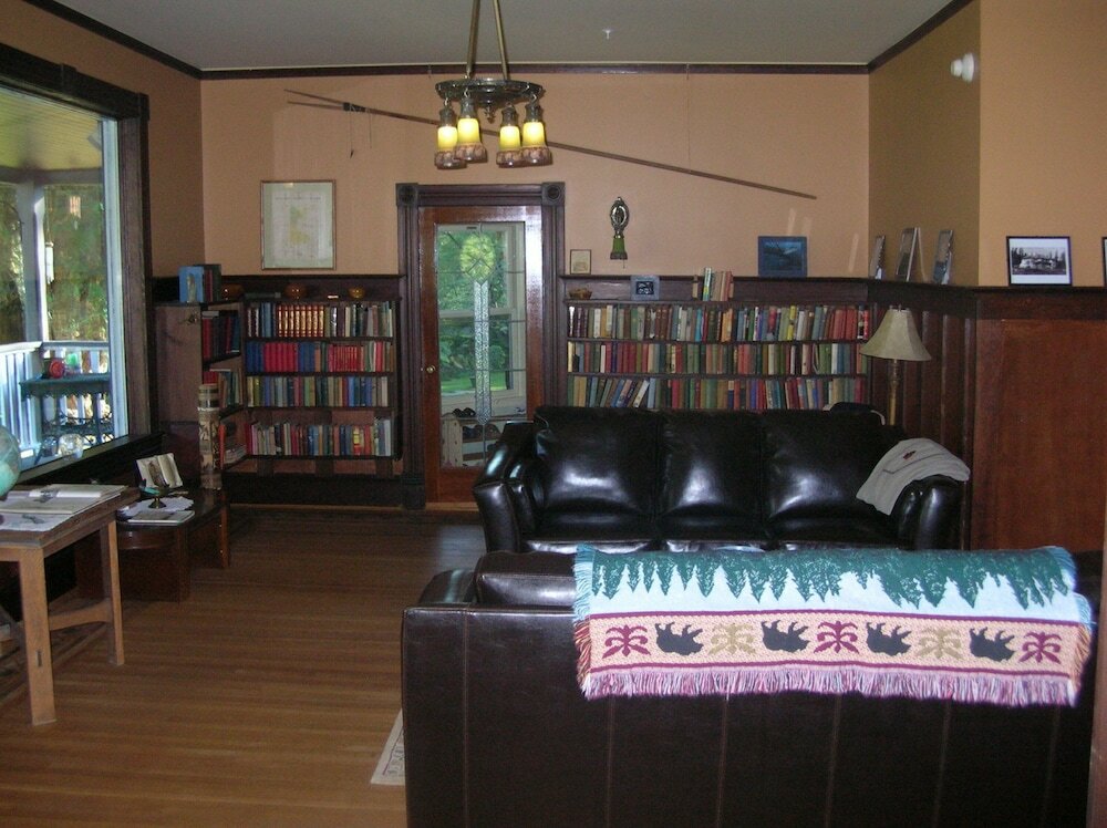 Фото Sasquatch Crossing Eco Lodge B&b