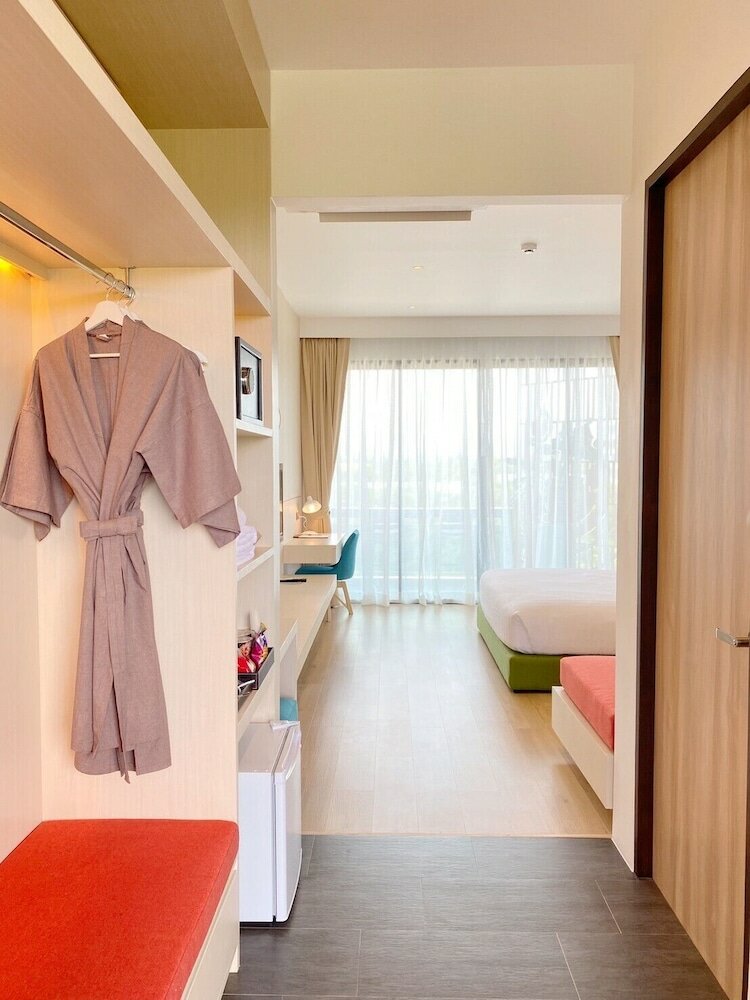 Фото The Poem Hotel