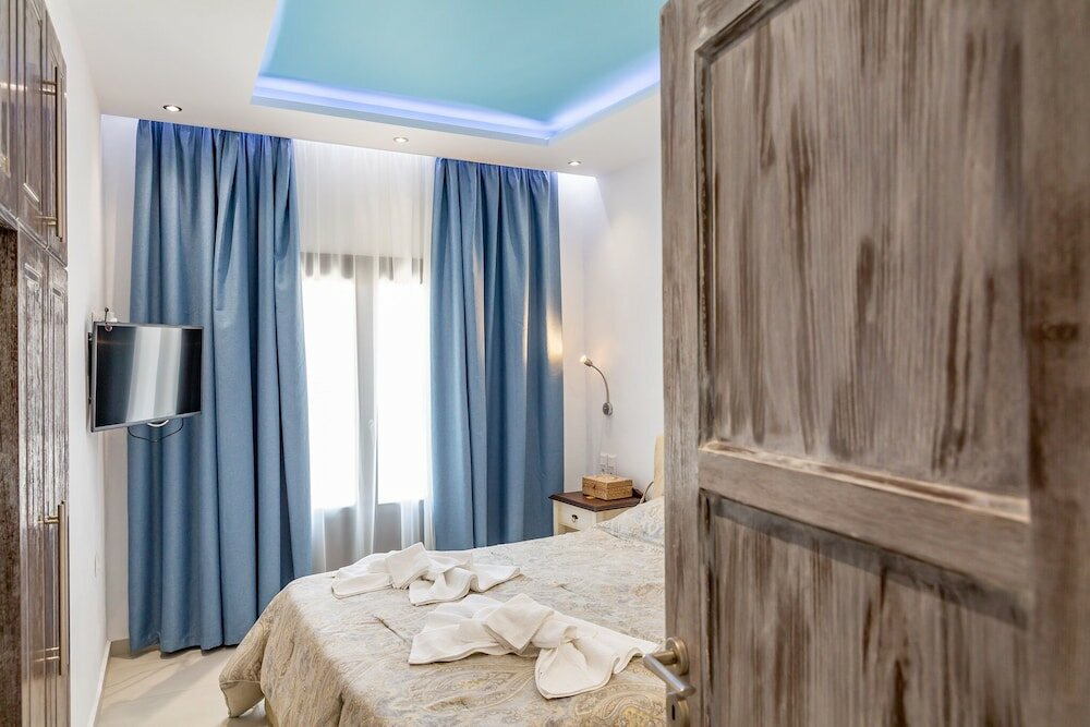 Фото Theoxenia Suites & Apartments