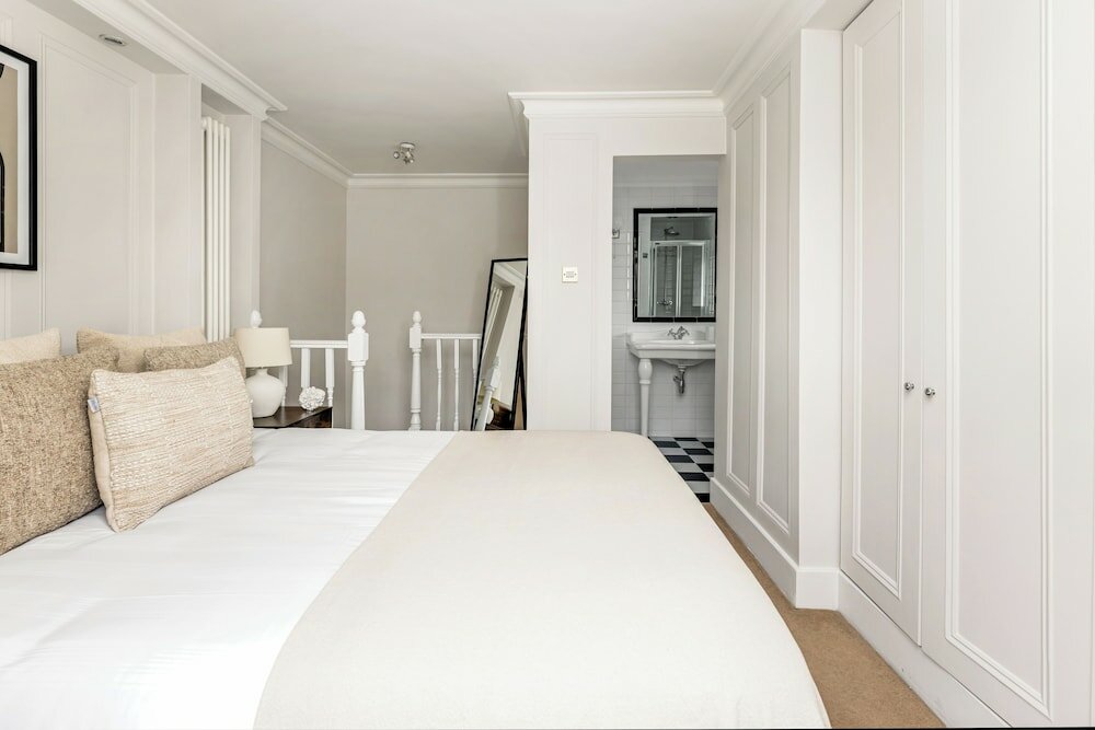 Фото The Kensington High Street Collection