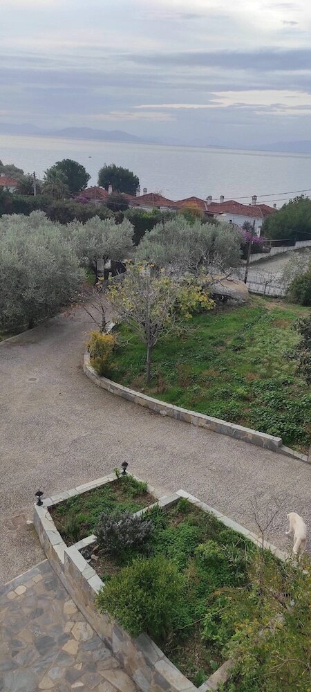 Фото Gorgeous 3 bedrooms Apartment in Pilio