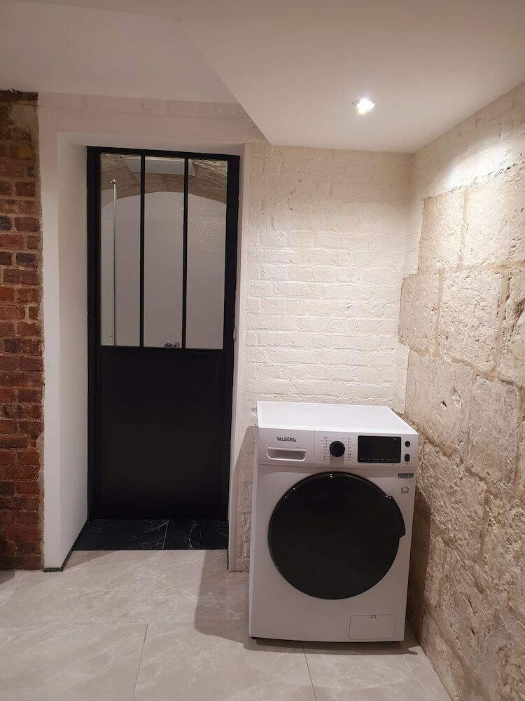 Фото La Forteresse Jacuzzi-Sauna