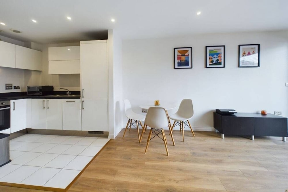 Фото The Battersea Sanctuary - Classy 1bdr Flat With Terrace