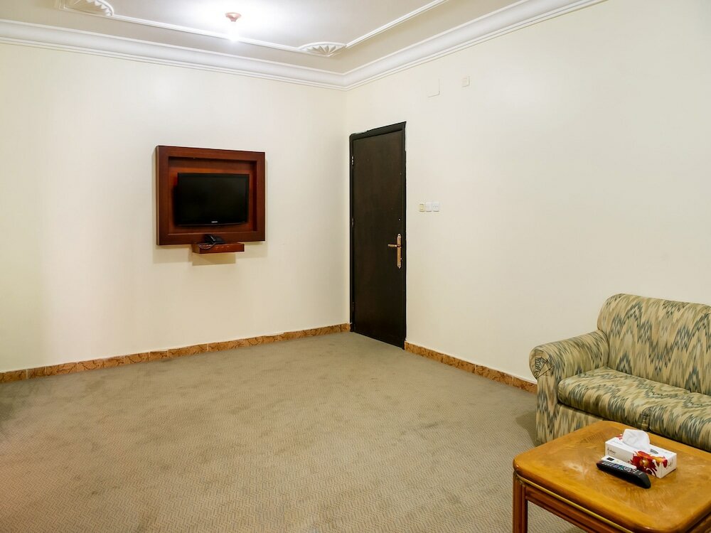 Фото Oyo 525 Rose Plaza1