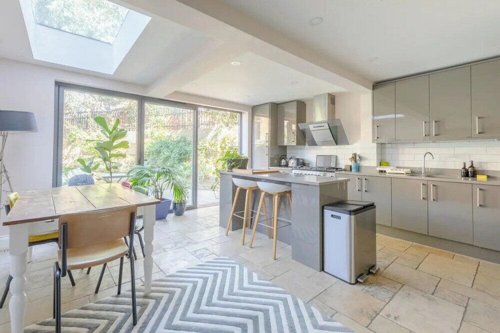 Фото Beautiful & Modern 3bd House- Kennington!
