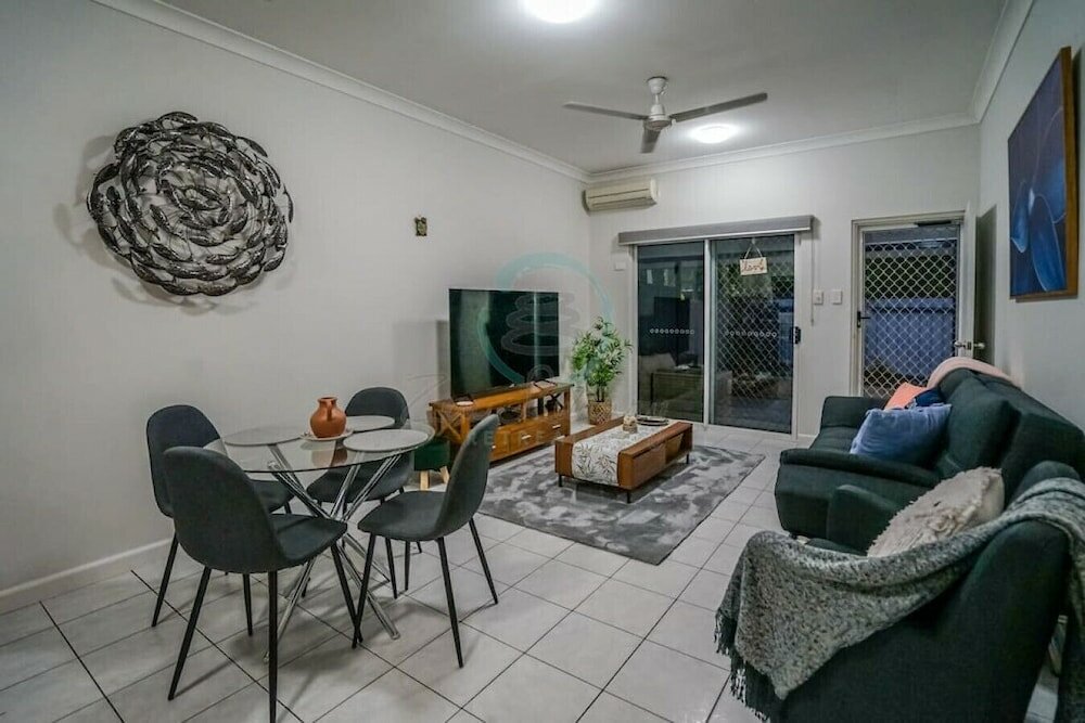 Фото Zen Hideaway - Cozy 2br Modern Unit