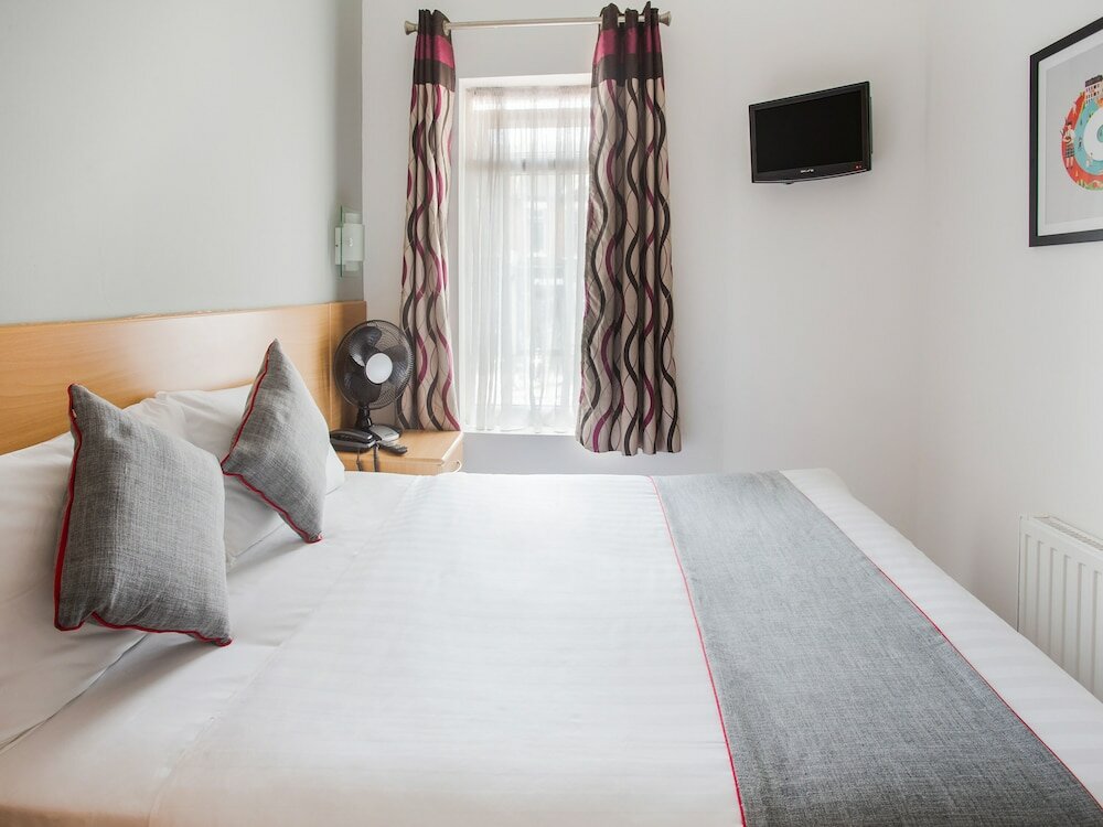 Фото Oyo London Guest House