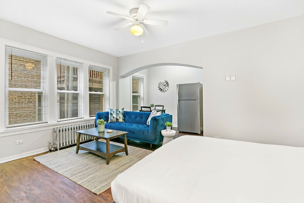 Фото Studio Superb Apt Near Loyola University