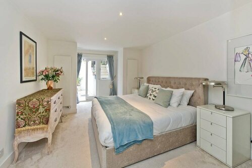 Гостиница Fantastic 3 Bed Apartment In Earls Court в Лондоне