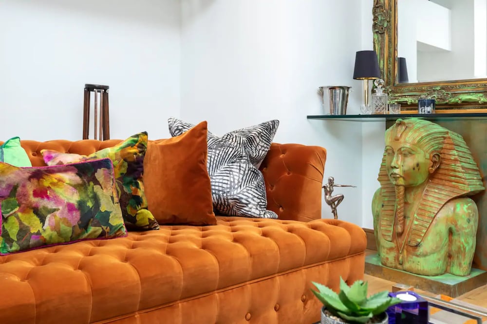 Фото Luxurious 2 Bedroon Flat in the Heart of London