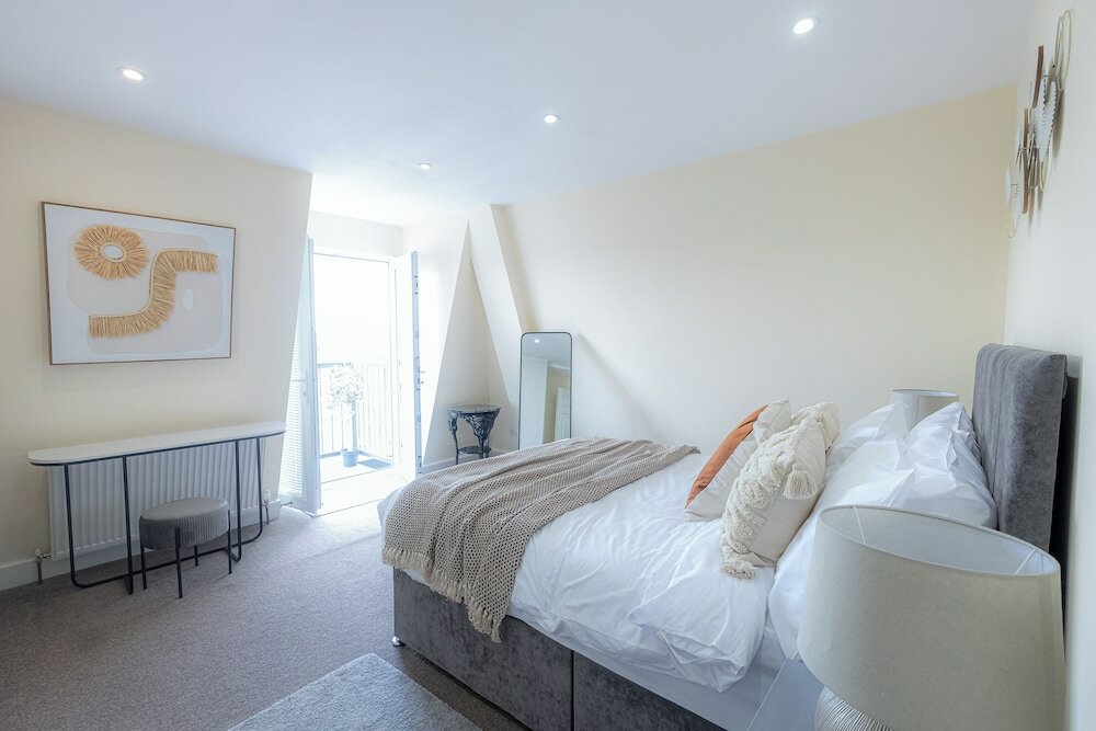 Фото Three Bed Balcony near tube stn Holloway