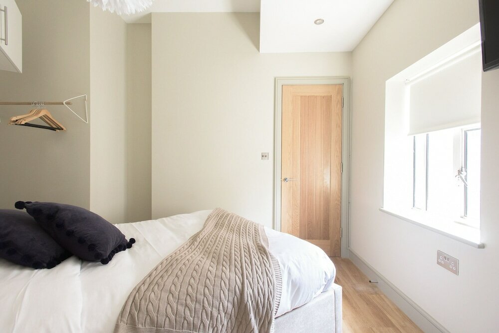 Фото The Soho Loft - Elegant & Modern 1bdr in Soho