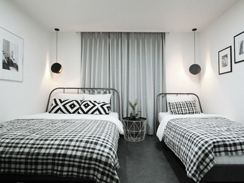 Фото Neat House Hongdae