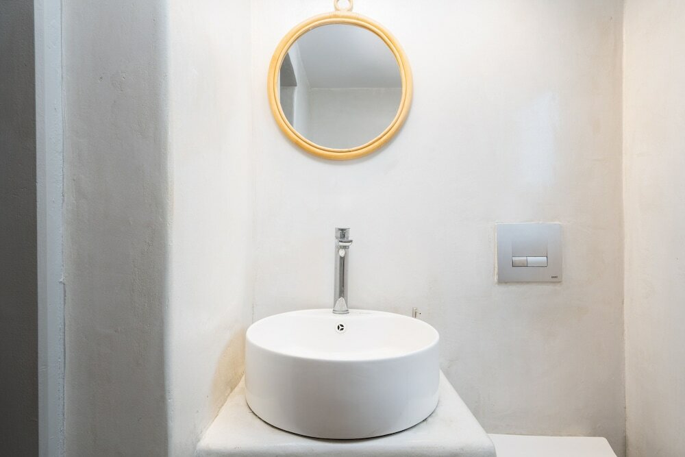 Фото Villa Tholos with Private Jacuzzi