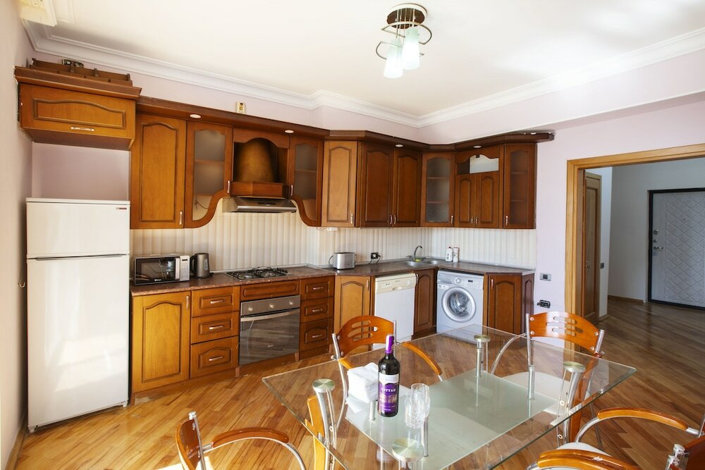 Фото Leyla Apartments 1