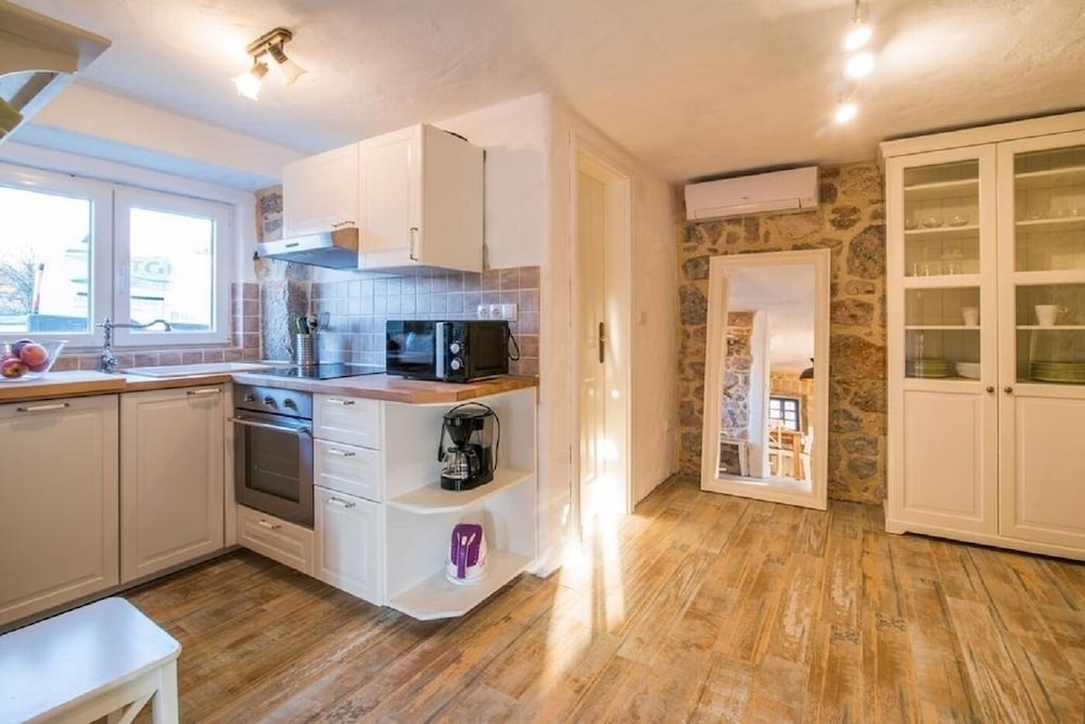 Фото Frank - With Pool - H