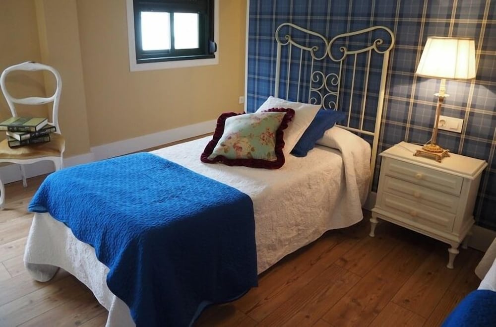 Фото Apartamentos Turísticos la Calleja